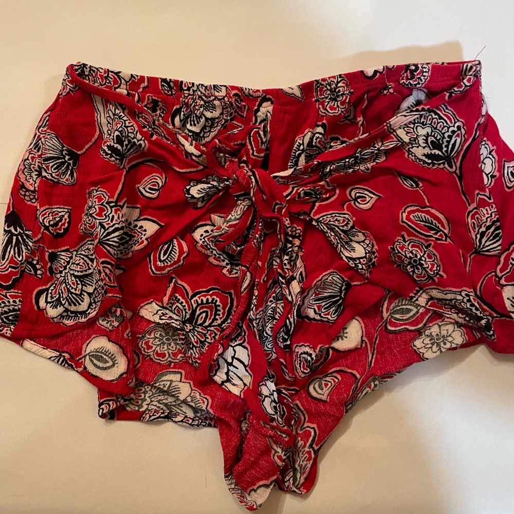 🌹flowy beach shorts